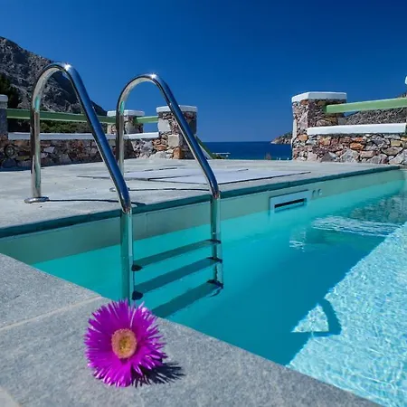 Guest house Xerolithia 2*