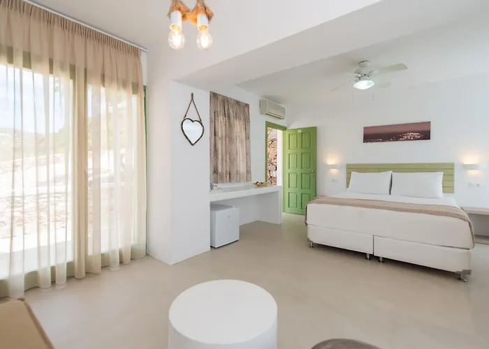 Guest house Xerolithia 4*