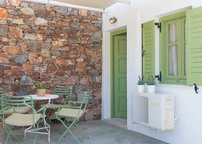 Guest house Xerolithia 4*