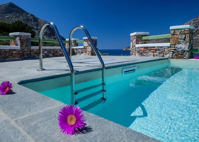 Guest house Xerolithia 4*